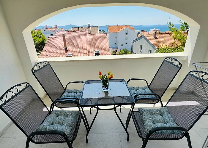 Apartments & Rooms Petra